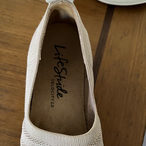 New beige slip on walking shoes NWOT - Picture 3 of 4